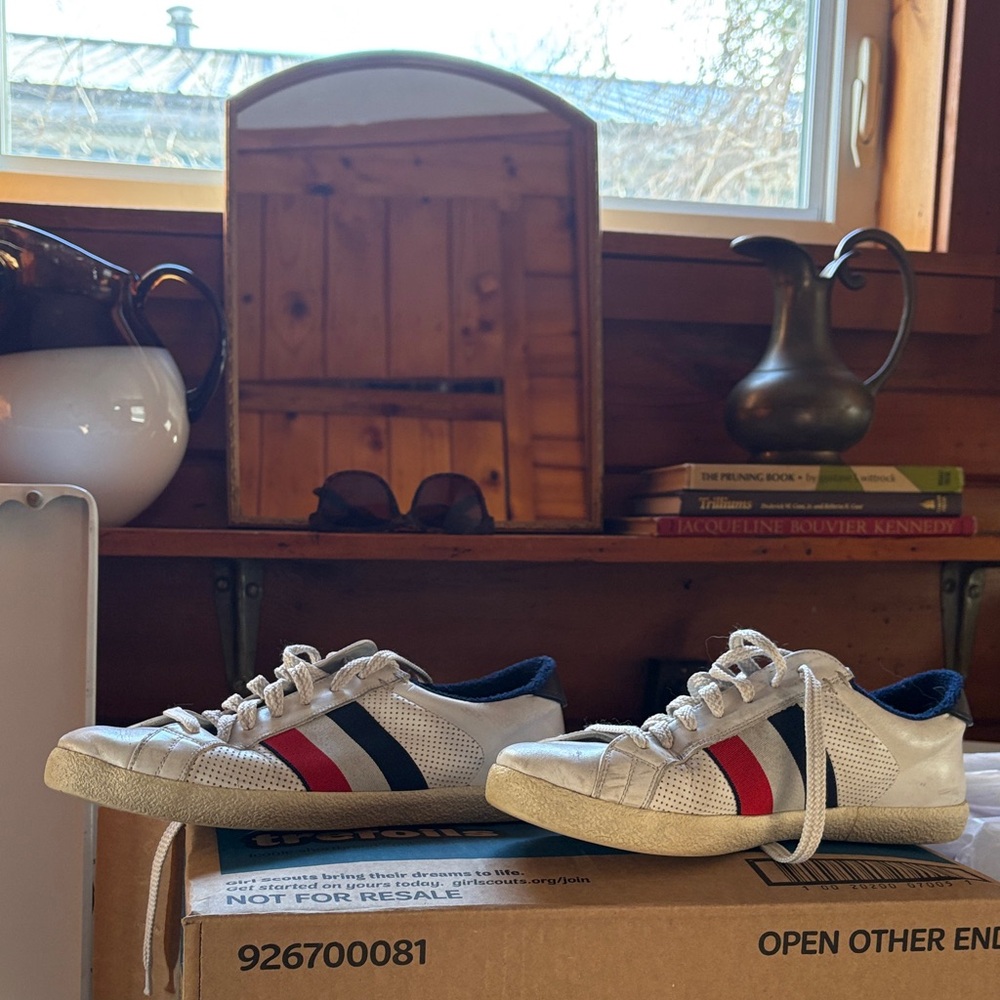 FLASH SALE Moncler Men’s vintage sneaker - Picture 3 of 4